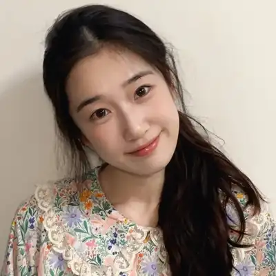 侯雅
